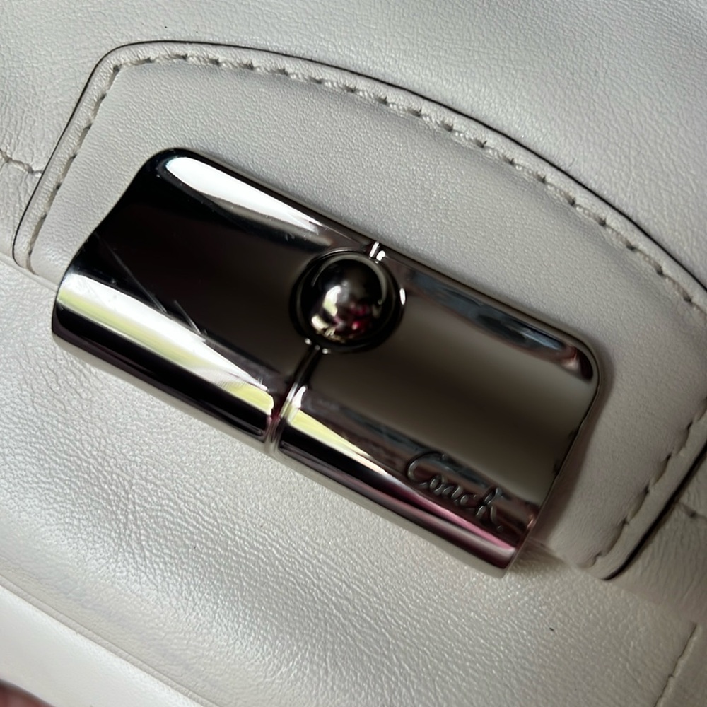 Coach🤍White Leather Pink Satin Interior
Satchel Handbag 🌸BEAUTIFUL - Picture 6 of 14